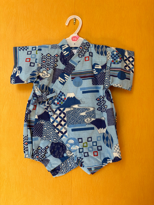 jinbei façon barboteuse pour bébé, motifs mont fuji bleu sur fond bleu clair, garçon
