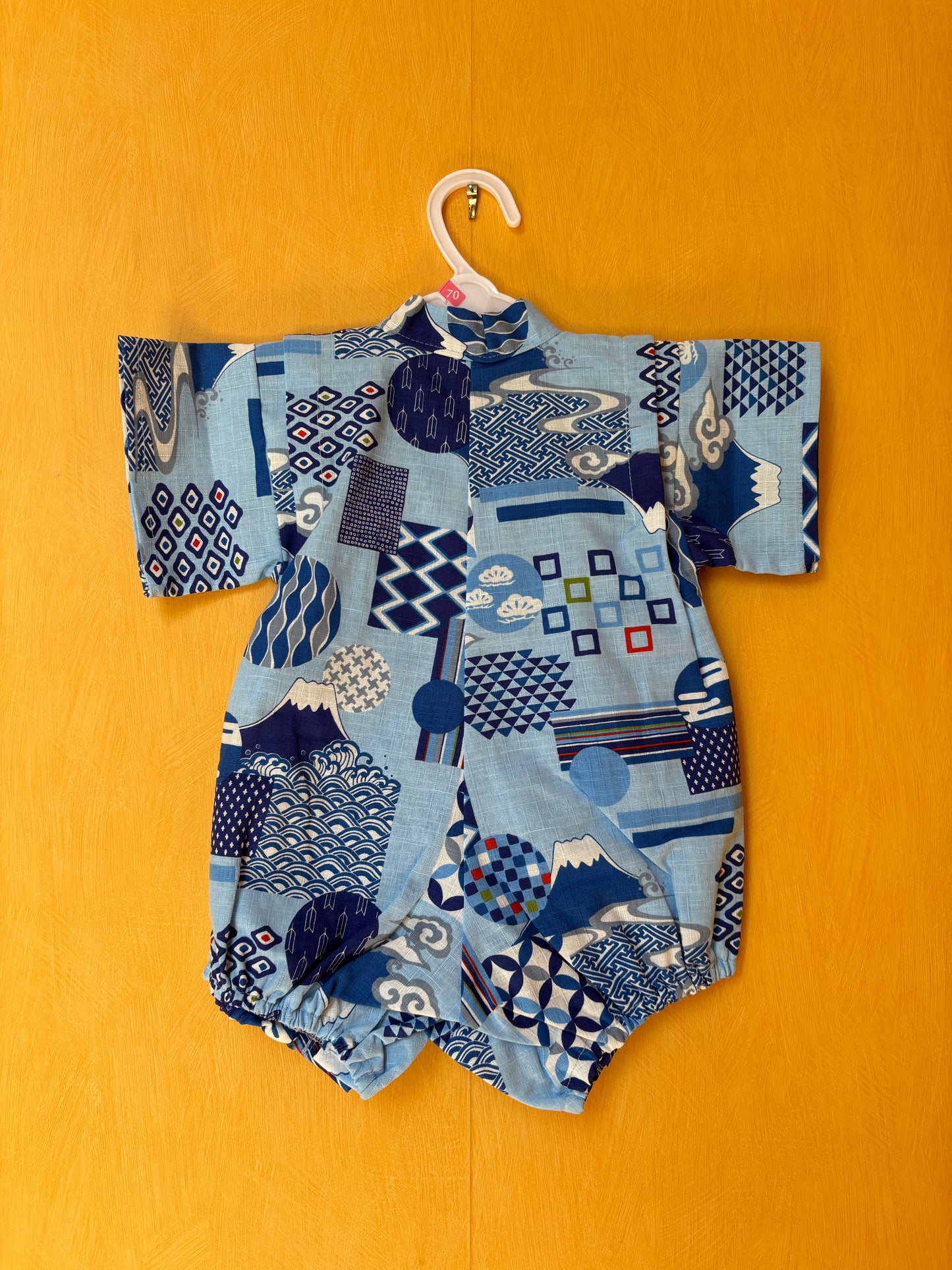 jinbei façon barboteuse pour bébé, motifs mont fuji bleu sur fond bleu clair, garçon