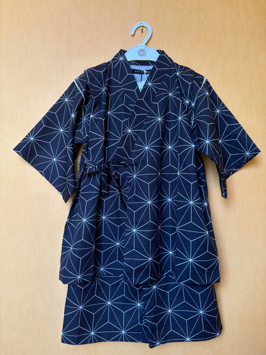 jinbei style pyjama, motifs asanoha bleu clair sur fond bleu marine, garçon