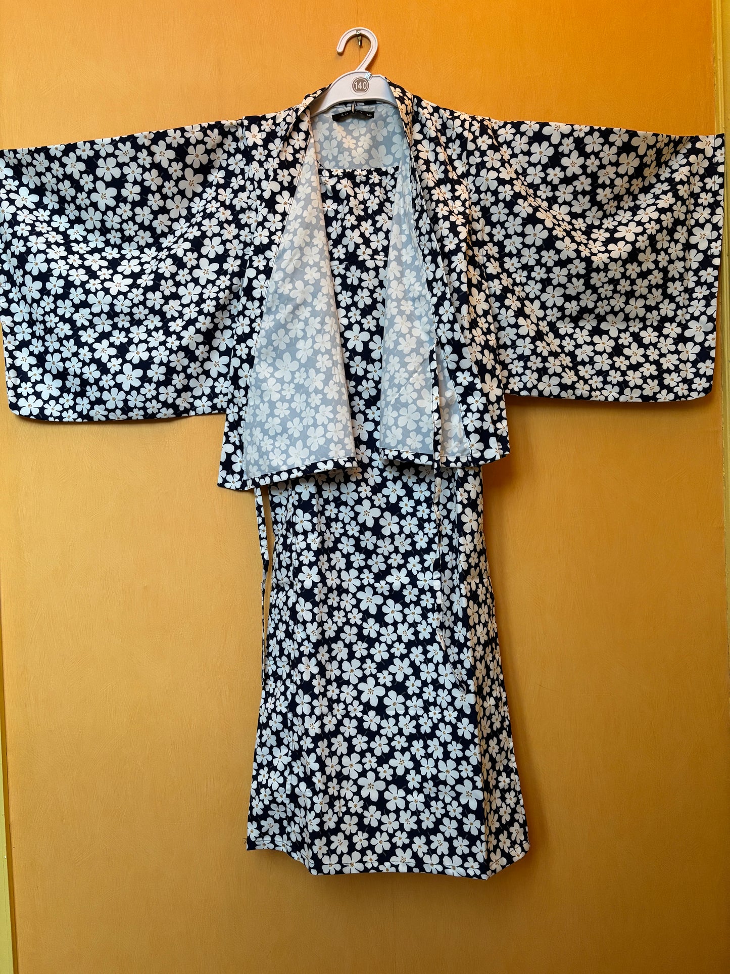 9~10 ans ★ Robe yukata fille – Ensemble 3 pièces : robe, veste kimono et ceinture 🎀