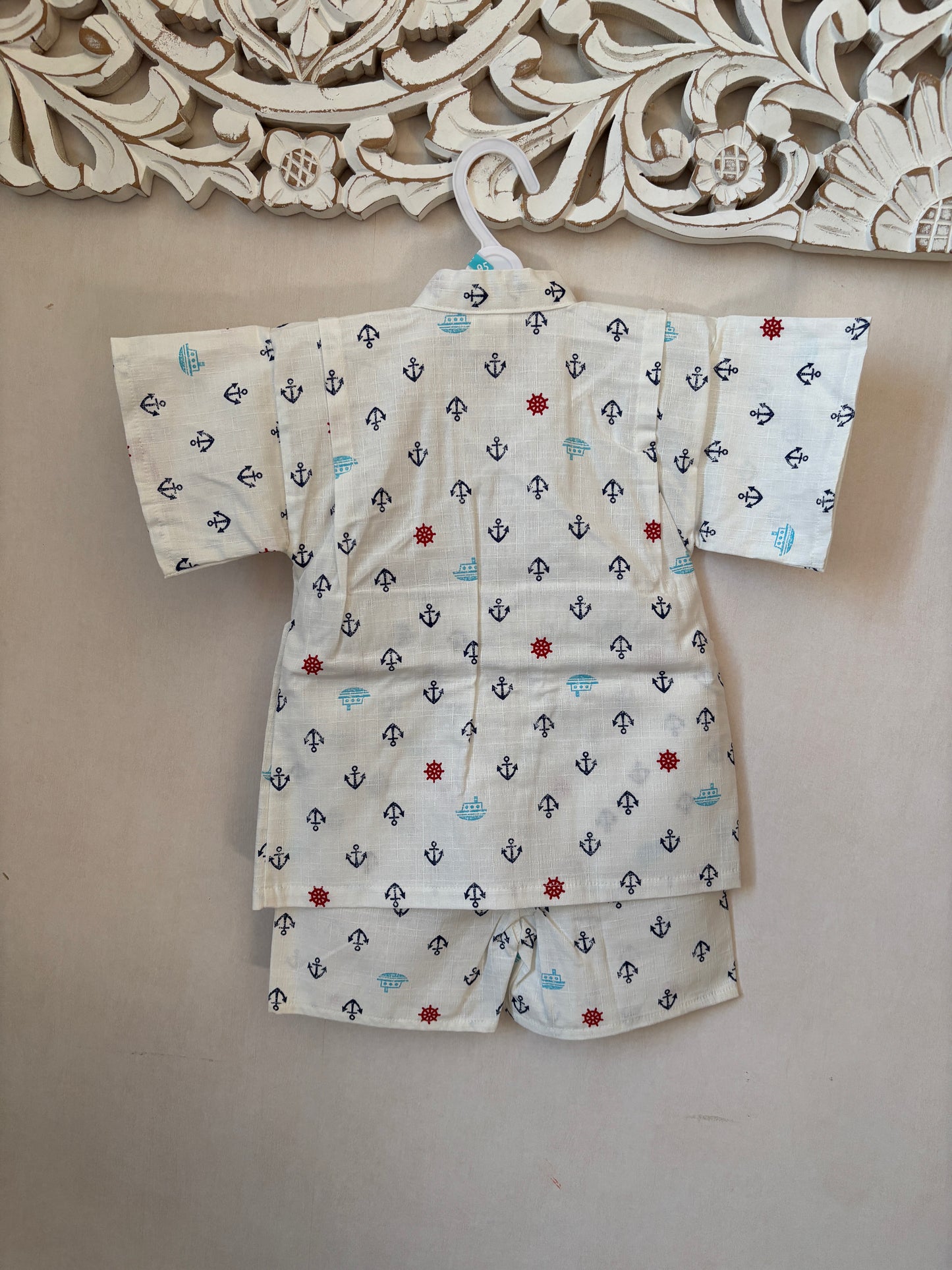 ensemble de jinbei veste et short, motif marin, ancre bleu marine sur fond blanc, garçon