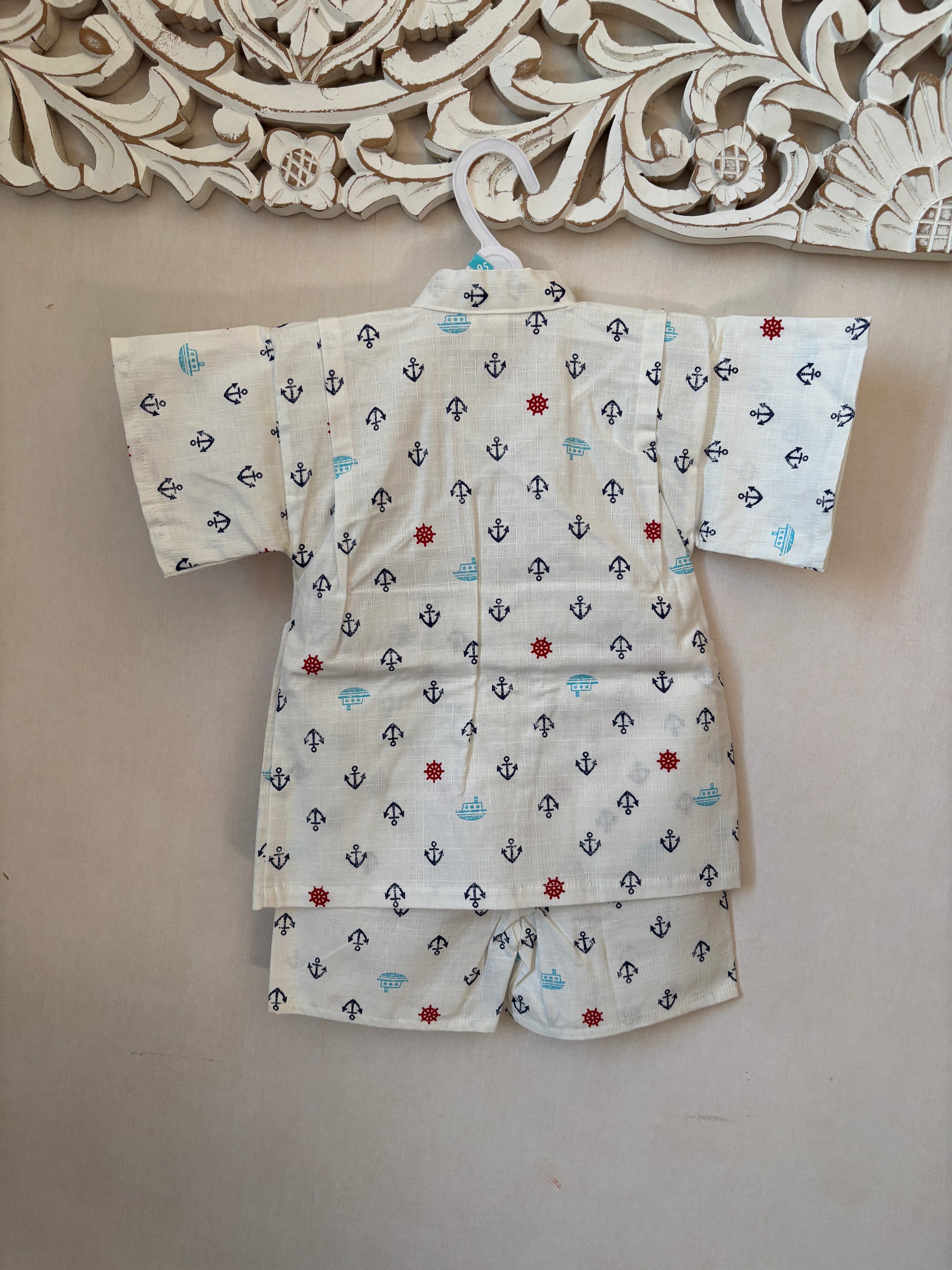 ensemble de jinbei veste et short, motif marin, ancre bleu marine sur fond blanc, garçon