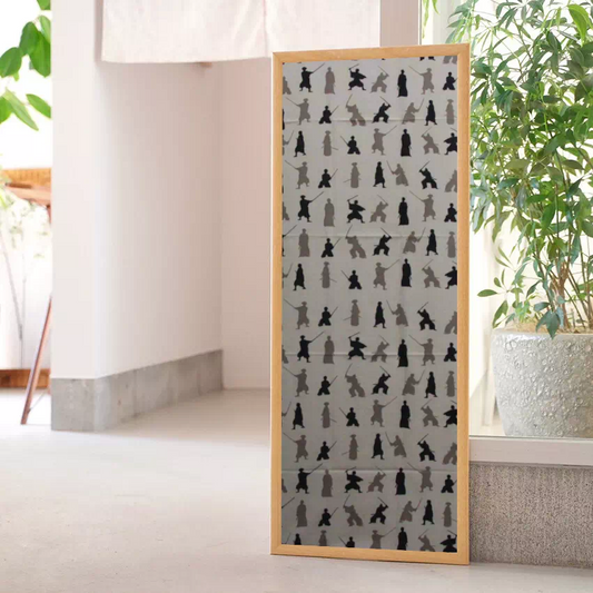 tenugui, similaire à poster, samouraïs de couleur bleu ou blanche sur fond beige